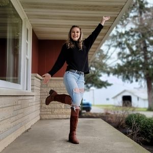 Meet your Posher, Ariel